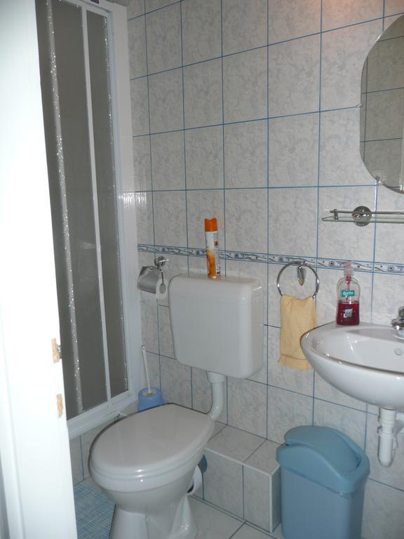 ホテル Zsuzsi Vendeghaz ザラエゲルセグ 部屋 写真